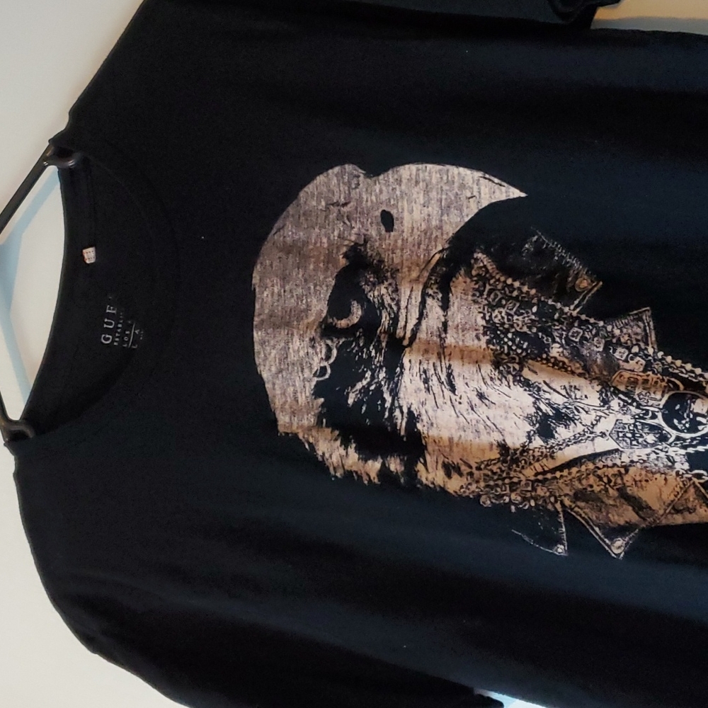 Guess Men's Tee Shirt - Picture 2 of 6